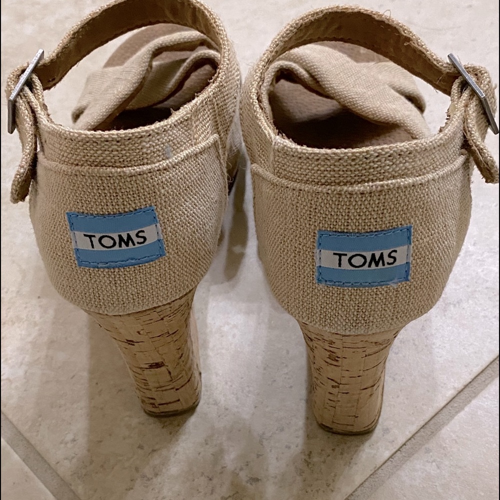 💙 Toms Khaki espadrilles Size 10W